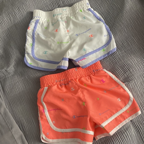 Champion 2T shorts, for baby girl, lightly worn - Picture 2 of 3